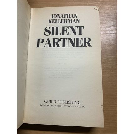 1989 JONATHAN KELLERMAN "SILENT PARTNER" FICTION HARDBACK BOOK (P5)