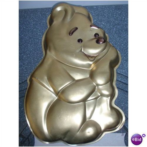 Walt Disney Productions Winnie the Pooh Goldtone Wilton Cake Pan