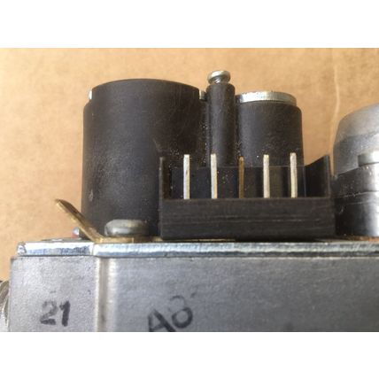 Honeywell VK4115V E1013 1035 GAS VALVE