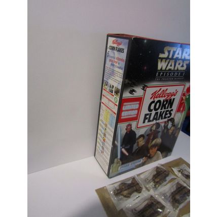 Kellogg`s Corn Flakes 1999 Star Wars Statuettes Cereal Box & Set of 10 Sealed