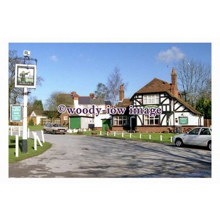 pu0781 - The Robin Hood Pub in Pinkneys Green , Buckinghamshire - print