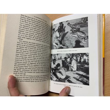 1957 1ST EDITION "A BARBARIAN IN INDIA" OPPENHEJM ILLUSTRATED HARDBACK BOOK (P3)