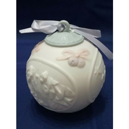 LlADRO LIMITED EDITION CHRISTMAS BALL,1995. Mary, Joseph,Baby Jesus, Tree, Rare