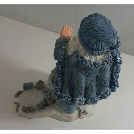 8 in Santa figure with Santa in blue