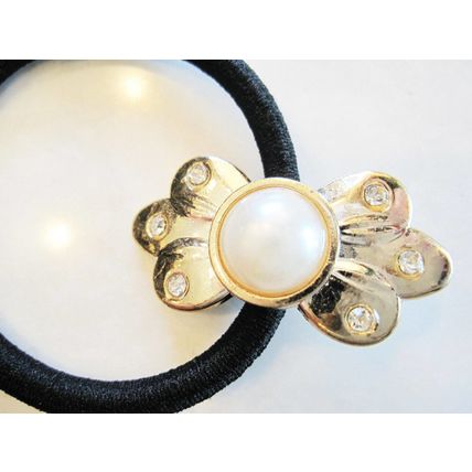Flower shaped hair tie pony tail holder scrunchie with pearl and crystals