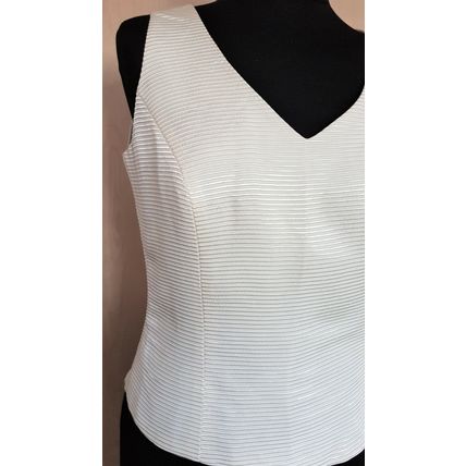 Richards Classic Suit: Cream Top 12 UK Black Skirt 10 UK