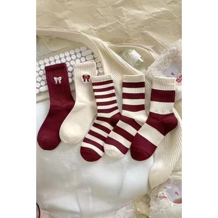 Fiery Red Embroidered Bowknot Ribbed Crew Socks