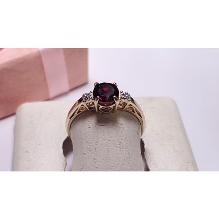 Estate 1.02ctw Natural Rd Garnet & Diamond scroll sides 10Kt Y/Gold Ring #20744