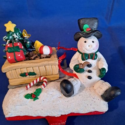 Studio 33 SNOWMAN Christmas STOCKING HOLDER Mantel Hanger Hook Resin Cast Iron