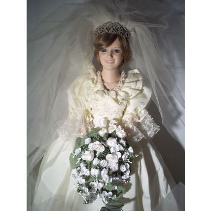 Danbury Mint Princess Diana 21" Porcelain Royalty Wedding Gown Doll