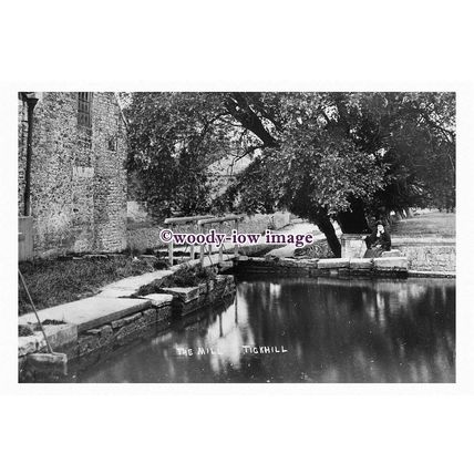 pu2339 - Yorks - Lady sits in the Watermill Garden, in Tickhill - print 6x4