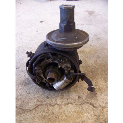 1957 CHRYSLER 300C 392 HEMI DISTRIBUTOR #1689325 SPLASH PROOF OEM NEW YORKER