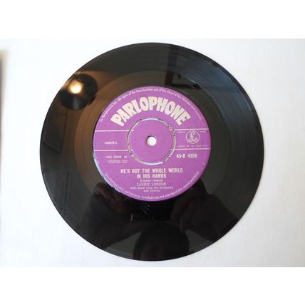 7" 1957. LAURIE LONDON. HE'S GOT THE WHOLE WORLD WORLD IN HIS HANDS.NEAR MINT