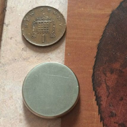 1/2 Sovereign Jewellers copy mounted In a Metal Pendant With chain hole.
