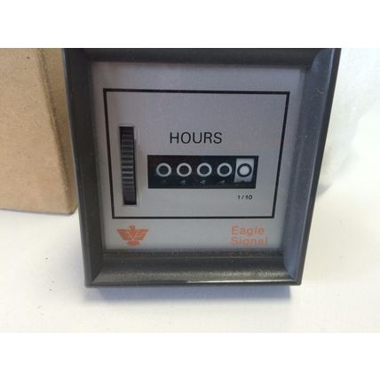 NEW EAGLE SIGNAL HK510B6 ELECTRIC TIME TOTALIZER; PANEL MTG.; 240VAC/60HZ,CR
