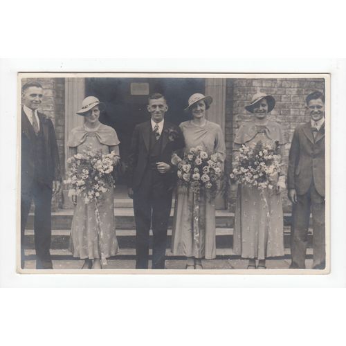 Wedding Group Postcard VB102