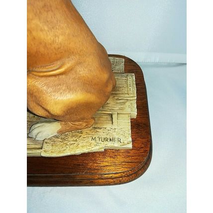 BORDER FINE ARTS, BOXER, Code MT09,1995,Original ,Very Rare, Margaret Turner.