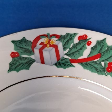 Lot 4 Royal Majestic CHRISTMAS EVE 7 1/2" Salad PLATES China Dessert Holly Horn