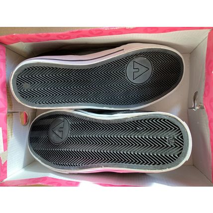 AIRWALK MUSE Women's Size 10, 90's style sneaker, skate shoe, new w/ box & tags