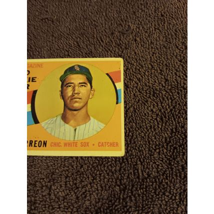1960 Topps # 121 Camilo Carreon Chicago White Sox Catcher 3.0 VG Condition