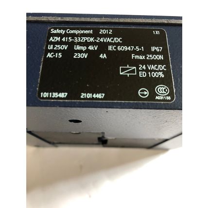 NEW SCHMERSAL AZM 415-33ZPDK-24VAC/DC SAFETY SWITCH,UI 250V IEC 609475-1 AC15,AY