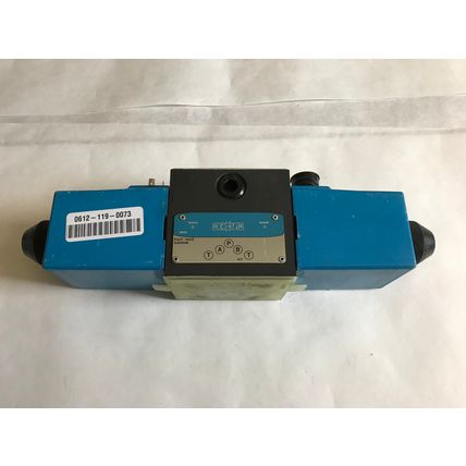 NEW VICKERS 02-119461 PILOT DG4S4-016C-U-H-60 HYDRAULIC SOLENOID VALVE 879147,ES