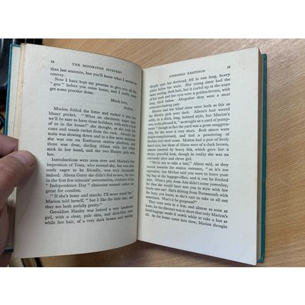 1955 1ST EDITION THE MOORINGS MYSTERY ALICE STERRY FICTION HARDBACK BOOK (P3)