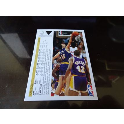 1991-92 Upper Deck Basketball Card # 175 Vlade Divac NM-Mt (8) Lakers (SB)