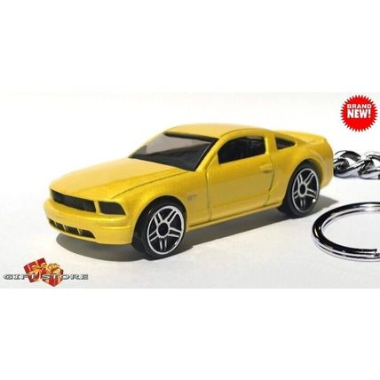 RARE KEYCHAIN YELLOW FORD MUSTANG GT CUSTOM Ltd EDITION GREAT GIFT NOVELTY
