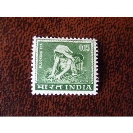 India 1965 Definitives 15p Plucking Tea mint stamp SG510