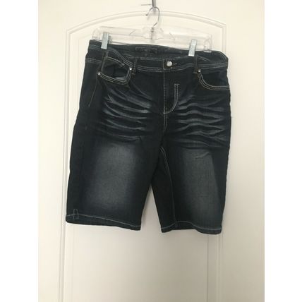 Cato Women's Blue Jean Bermuda Shorts Pockets Zip & Button Size 12