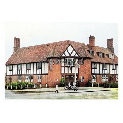 ptc2033 - Yorks. - Girls outside The Woodlands Inn/Hotel , Doncaster - print 6x4