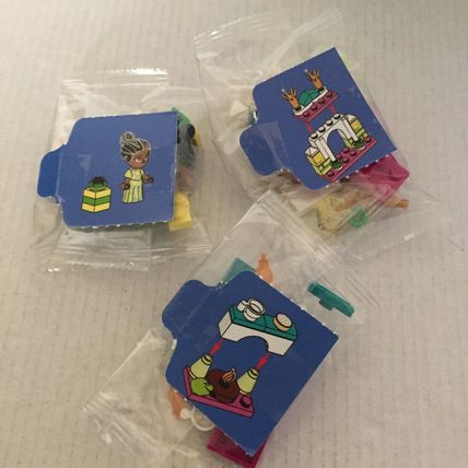 NEW Disney Lego Tiana Micro Doll Figure and Fireplace with Frog & Tiana's Palace