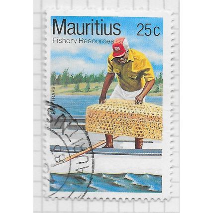 MAURITIUS 1983 FISH TRAPS FISHING INDUSTRY FOOD 25c USED MARINE LIFE LIVING SEA