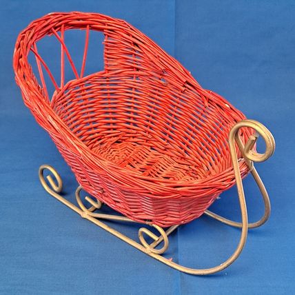 WICKER Metal Christmas SANTA SLEIGH Sled Woven Decor Tabletop Candy Bowl Basket