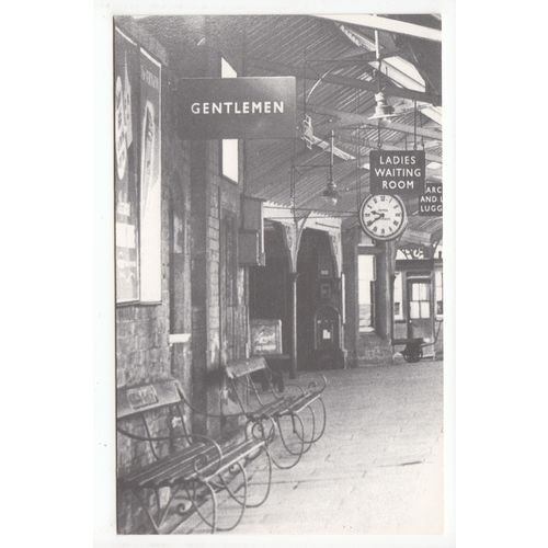 Caernarvon Railway Station Reproduction Postcard 75