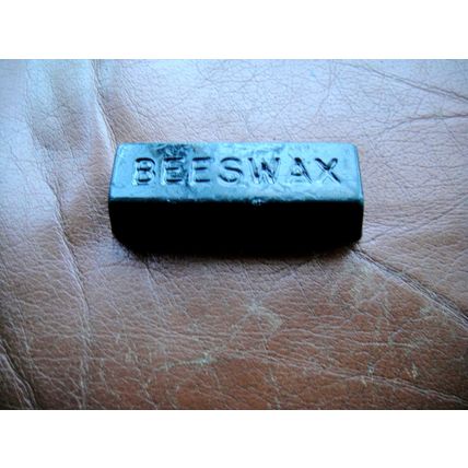 Gentlemans Butler? Black Military Beeswax Boot & Shoe Polish