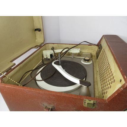 Antique RCA Victor SHP-13 Dual Amplifier Stero-Orthoponic Vinyl Record Player