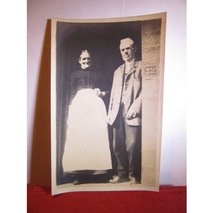 THE OLD COUPLE AT No. 22 antique photograph postcard A) #