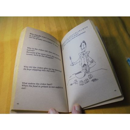 Oddball Item! JOKER'S JOKE BOOK Paperback!! 1988! TOR Books! $30.00 Shipped!!