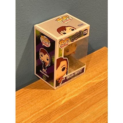 Funko Pop! Beetlejuice - Delia Deetz #1758 Vinyl Figure (Box & Protector)