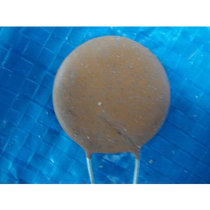 NOS 2 X 470pF Capacitors 1.0KV