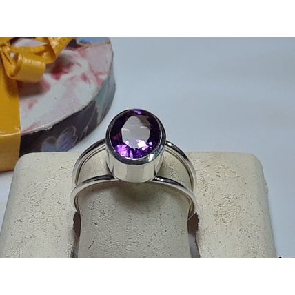 2.25ct Oval Natural Amethyst bezel Sterling Silver S-8 split shank Ring #19706