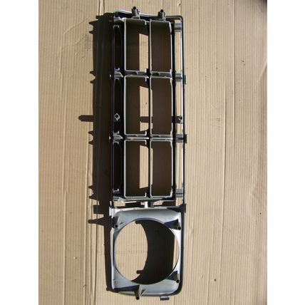 1976 FORD TRUCK GRILL D6TB-8A405 OEM VERY NICE RH F150 F250 RANGER