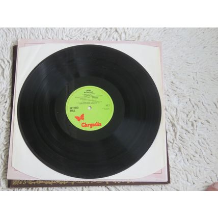 JETHRO TULL, LIVING IN THE PAST GATEFOLD DOUBLE VINYL LP. WITH BOOKLET .