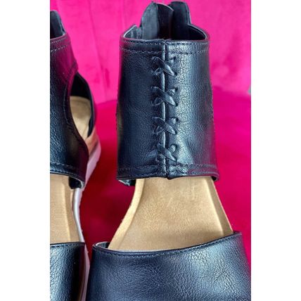 Black Crisscross Detail Hollowed Leather Gladiator Sandals