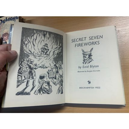 1962 ENID BLYTON "SECRET SEVEN FIREWORKS" ILLUSTRATED FICTION HARDBACK BOOK (P3)