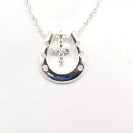Cross in a Horse Shoe Pendant on a Silver Plated Necklace 44 CM Ladies Jewellery
