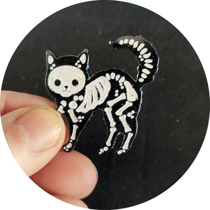 Pin Badge Skeleton Cat Enamel Badges Gift Collect 3.7 cm x 3.7 cm Rock BA117