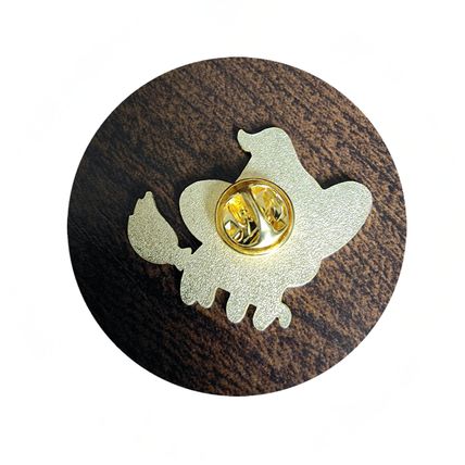 Witches Cat Broom Stick Enamel Pin Badge Gift Collect 3.4 cm x 2.9 cm Rock BA121